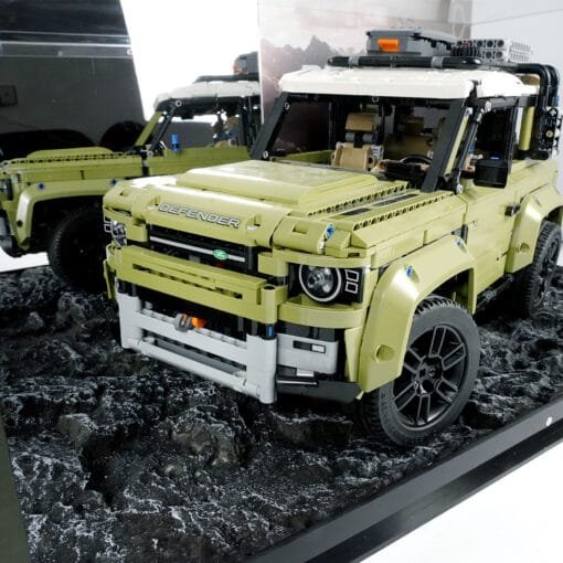 Display Case for LEGO 42110 Land Rover - Image 7