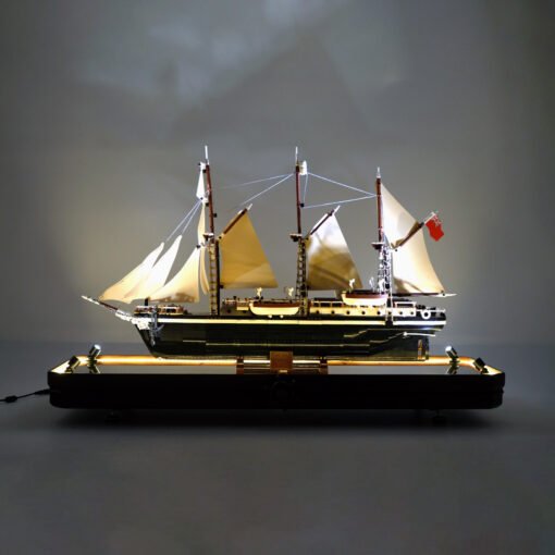 Display Case for The Endurance (LEGO 10335) - Image 6