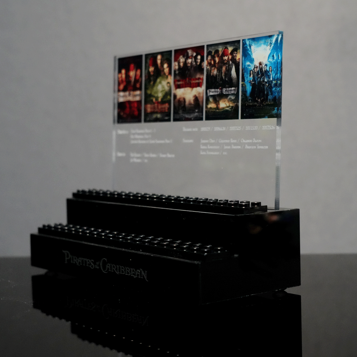 10365 minifigure stand